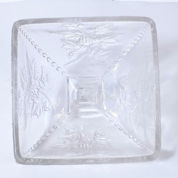 Vintage Pressed Glass Covered Plate‎ with Berry Vines and leaves  #1016 - Picture 6 of 11